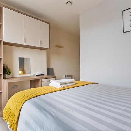 247 Serviced Accommodation In Telford 2 Bedroom Apartment Ngoại thất bức ảnh