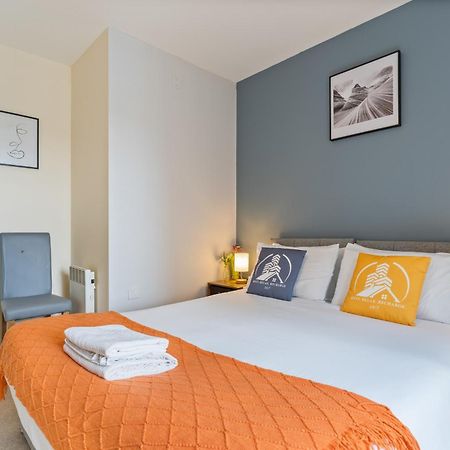247 Serviced Accommodation In Telford 2 Bedroom Apartment Ngoại thất bức ảnh