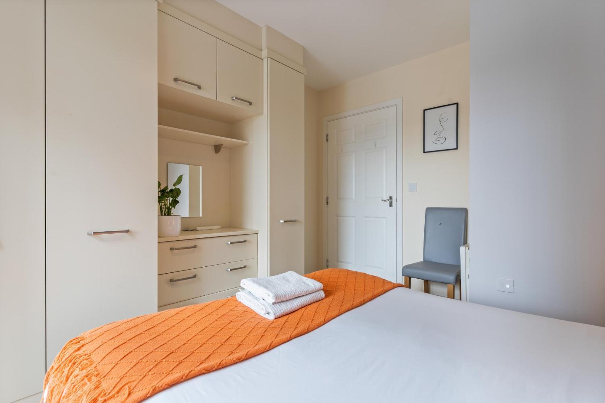 247 Serviced Accommodation In Telford 2 Bedroom Apartment Ngoại thất bức ảnh
