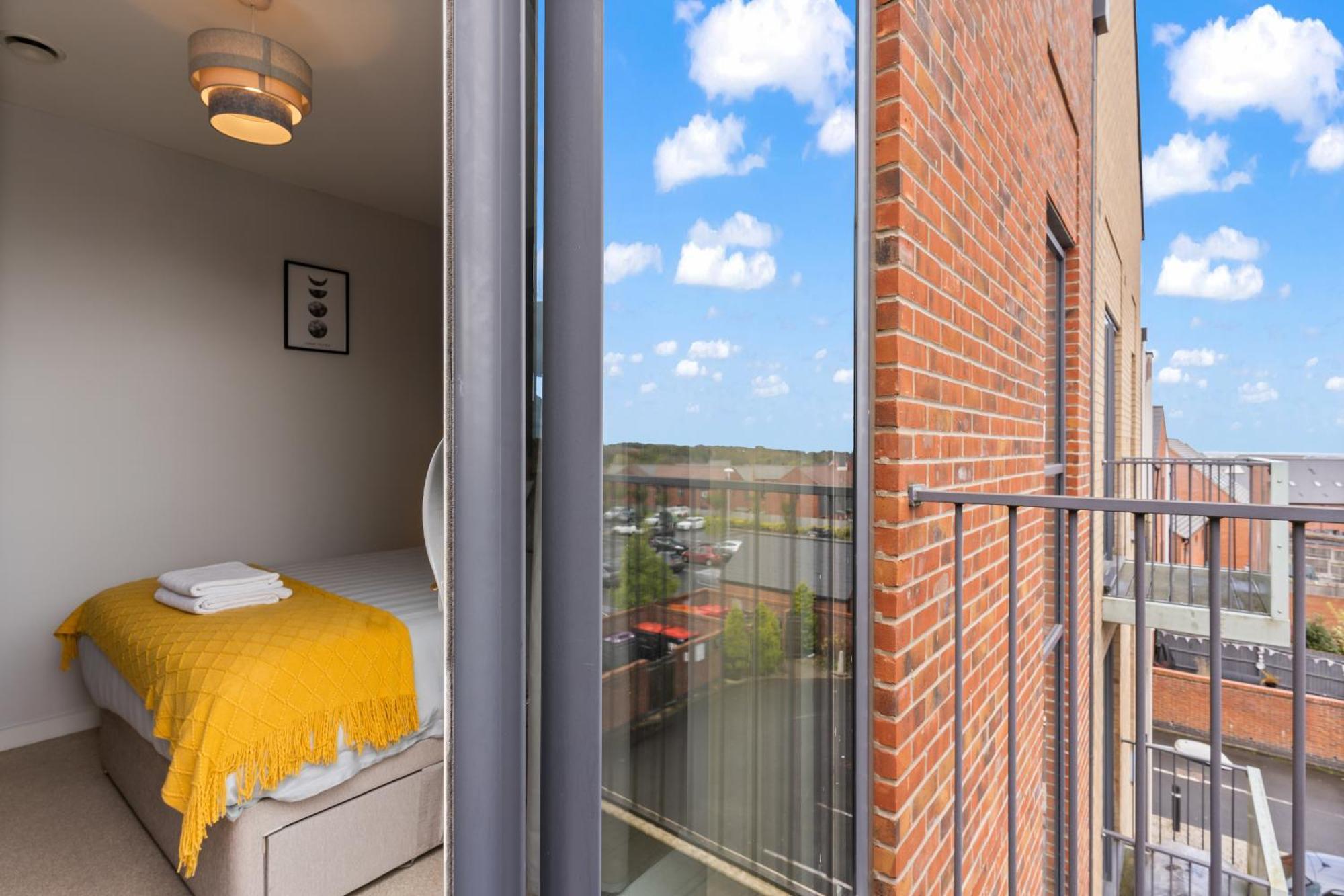 247 Serviced Accommodation In Telford 2 Bedroom Apartment Ngoại thất bức ảnh