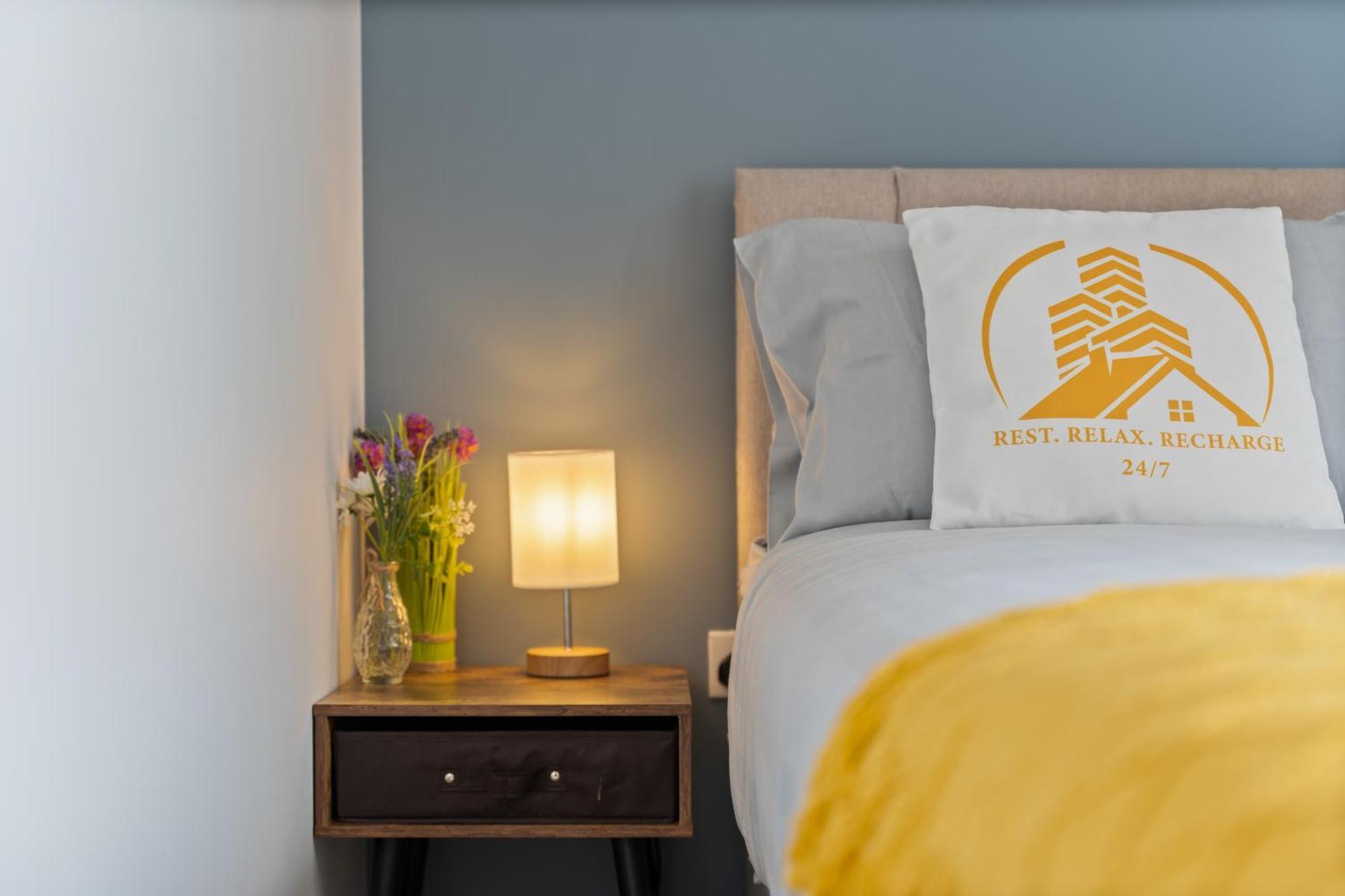 247 Serviced Accommodation In Telford 2 Bedroom Apartment Ngoại thất bức ảnh
